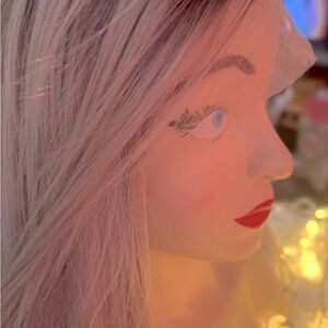 Lace front 26” cool blonde human hair wig. NEW- Not worn. Stunning! See video